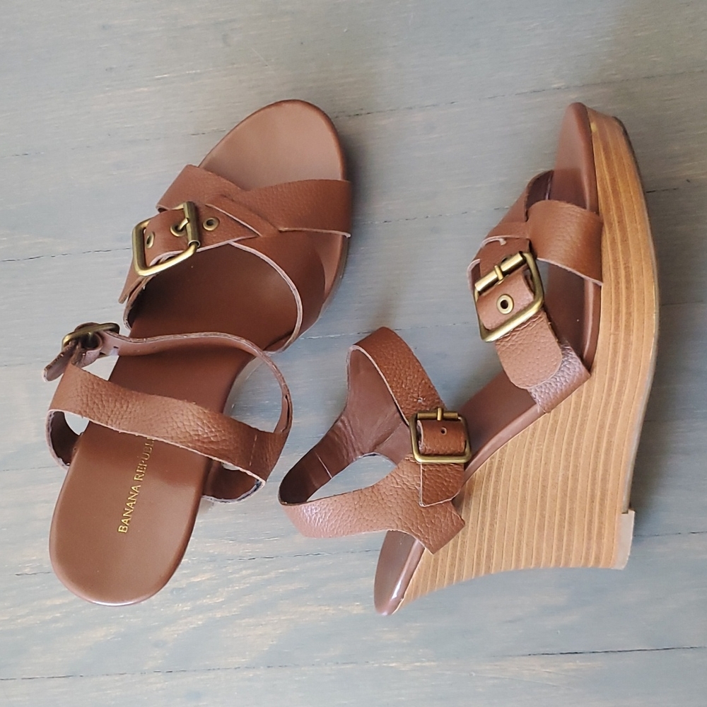 Banana Republic Caramel Color Wedge Sandals